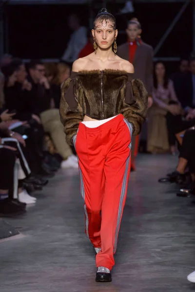 Look 24
